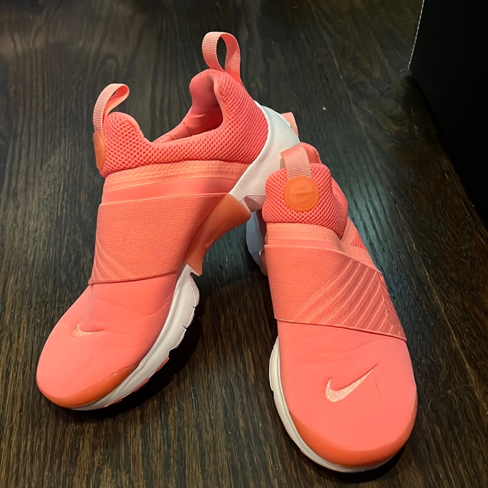 Nike slip on big kids size 4